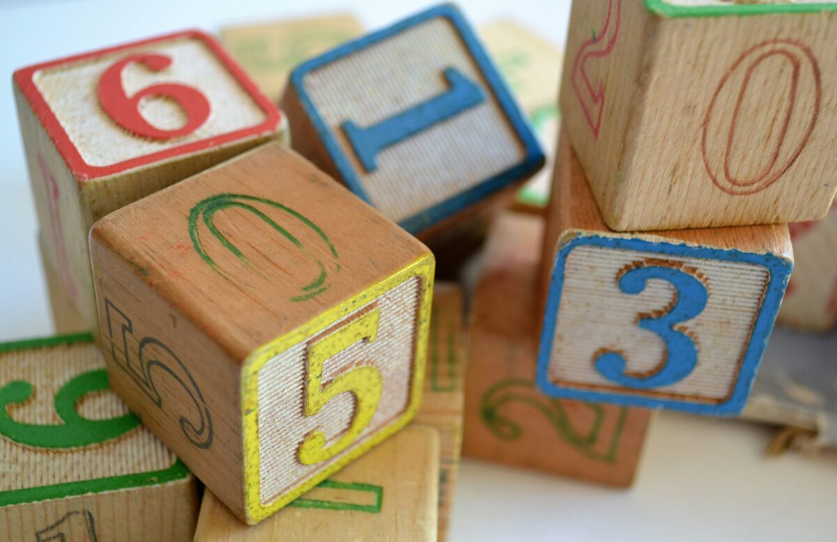 Cubes de bois colores vintage, annonces de jeux et jouets sur Full Annonces