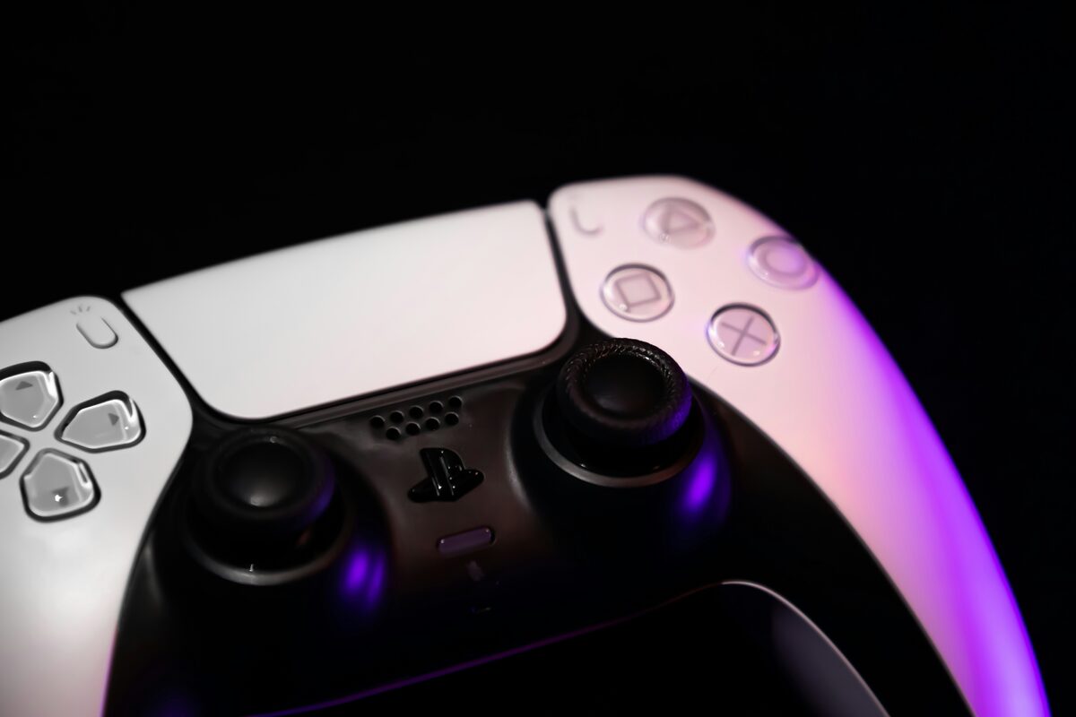 Manette de jeu video PS5, annonces de jeux video et materiel gamer sur Full Annonces