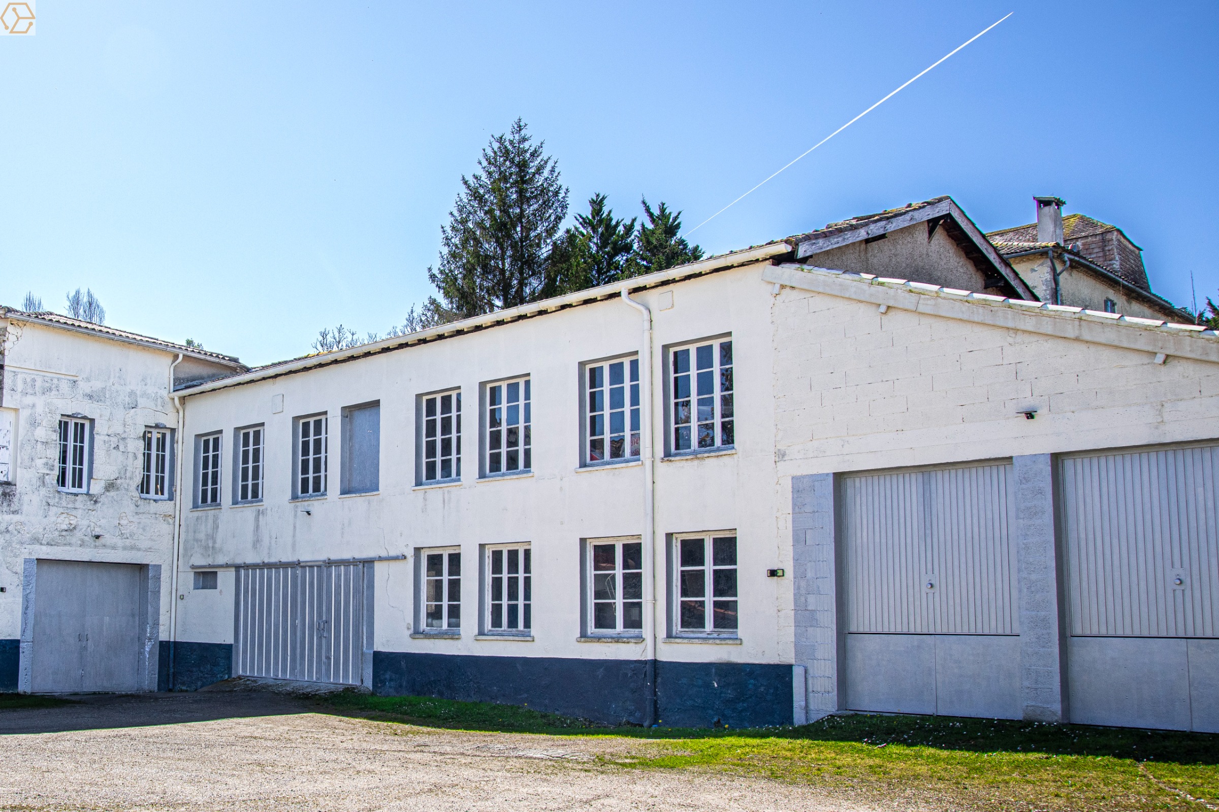 GARAGE  GARDE MEUBLE - Full Annonces
