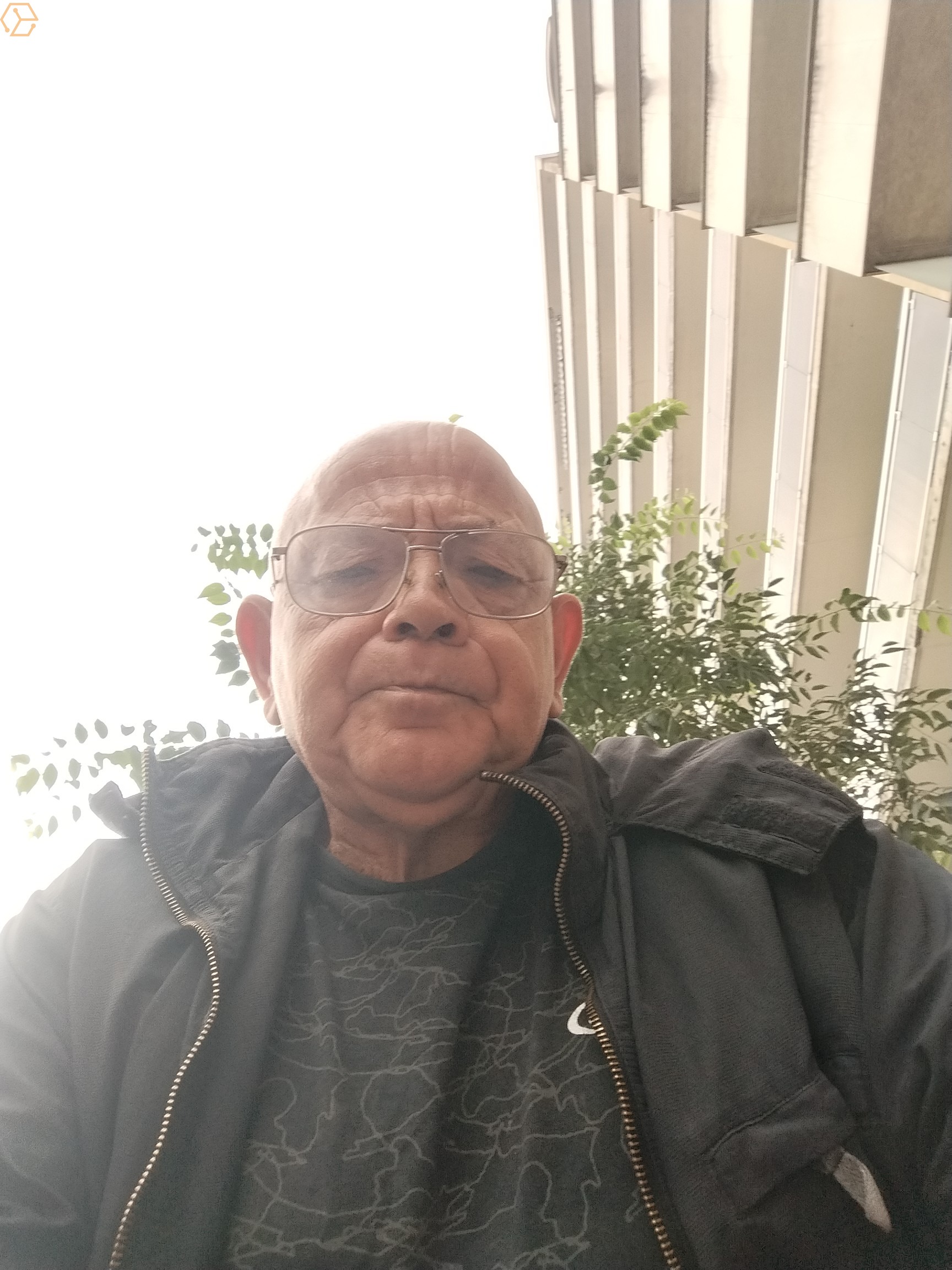 Homme de 63 ans veuf - Full Annonces